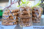 Maand van de markt: Linda met haar bakproducten