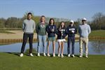 Jongeren verzamelen bij Millennium Golf