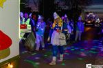 Prins Kenny zwaait scepter over lichtstoet