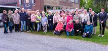 Senioren doen wandelschoenen aan