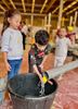 Kleuters in touw in de bouw