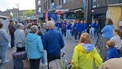 Showkoor Rise-Up op de wekelijkse zaterdagmarkt