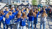 Showkoor Rise-Up op de wekelijkse zaterdagmarkt