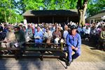 Mijnwerkers-Brancardiers dragen reliek Bernadette