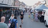 Gezellige avondmarkt