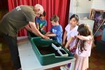 Tuinhier Leopoldsburg plant zaadjes bij De Immert
