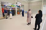 Opening nieuwe school onder magische eik
