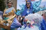 Zeemeerminnenstoet viert zomerstart in New York