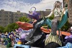 Zeemeerminnenstoet viert zomerstart in New York