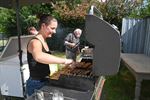Buurtvereniging Enneven viert 35 keer straat BBQ