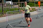 Sportieve sfeer op zonnige braderie en stratenloop