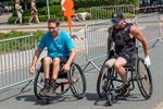 Sportieve sfeer op zonnige braderie en stratenloop