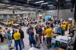 Gezellige drukte op Bijen-Infomarkt in Hamont