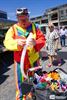 Ballonnenclown op de woensdagmarkt