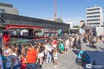 Grabbelen naar gratis tickets voor de kermis