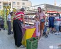 Grabbelen naar gratis tickets voor de kermis