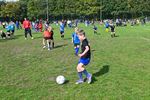 Kinderen genieten van 4-tegen-4 voetbaltornooi