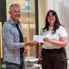 Danae Vaes wint ‘De Schrijfwijzen’ in Pelt
