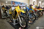 Motoren bewonderen in zaal Den Horst