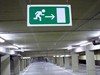 Ondertussen, in de ondergrondse parking...