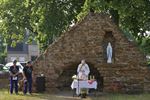 Mariamaand afgesloten met openluchtmis