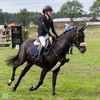 Hanneke Bloemen in actie op Hennemeeuwis