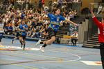 Achilles walst na rust over Izegem.