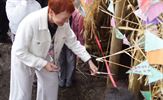 Leerlingen bouwen 'Kampse' strohut