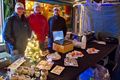 Regen en drankjes op de kerstmarkt