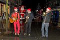 Regen en drankjes op de kerstmarkt