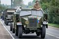 200 militaire voertuigen in colonne