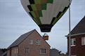 Ma, er hangt een luchtballon voor het raam