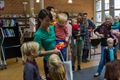 Babykruiprace en babygebaren