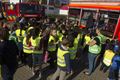 Schoolkinderen op bezoek bij brandweer