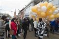 Ballonnen met gratis vliegtickets bestormd