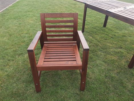 Teak tafel en 6 stoelen
