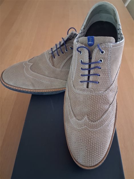Floris van Bommel schoenen.