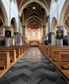 Neogotische schilderingen in kerk SHL